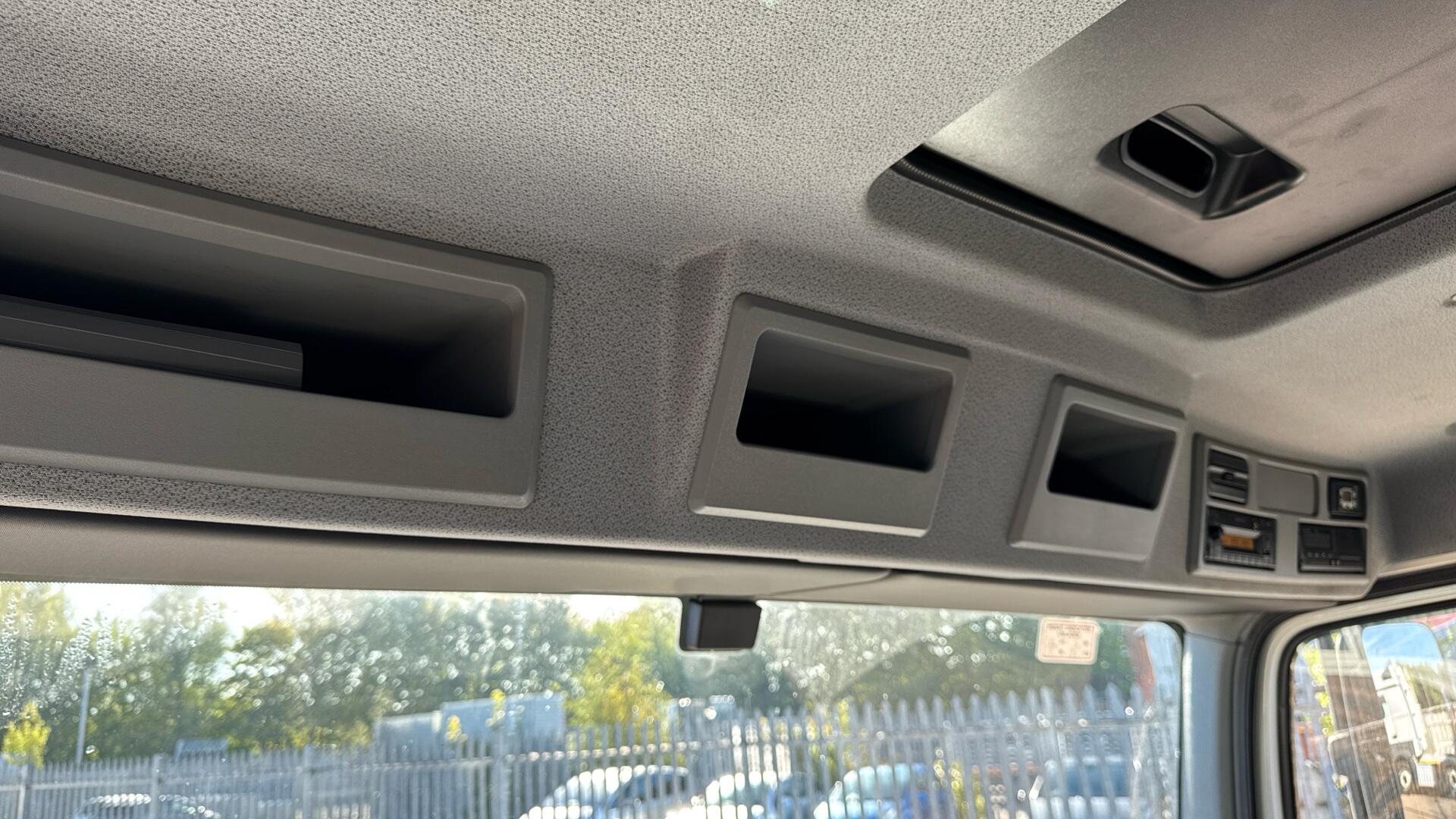 818 Curtainside Sleeper Image 35