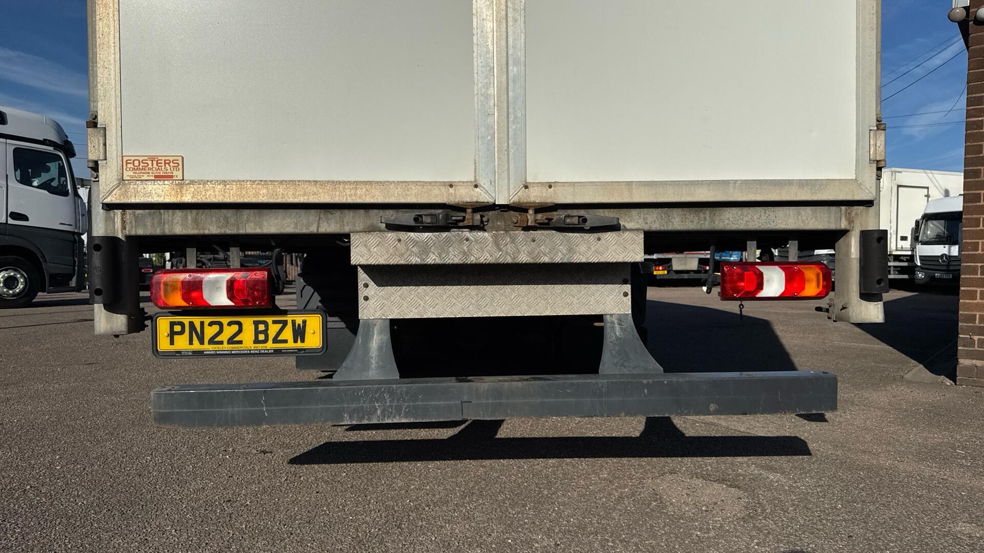 818 Curtainside Sleeper Image 43