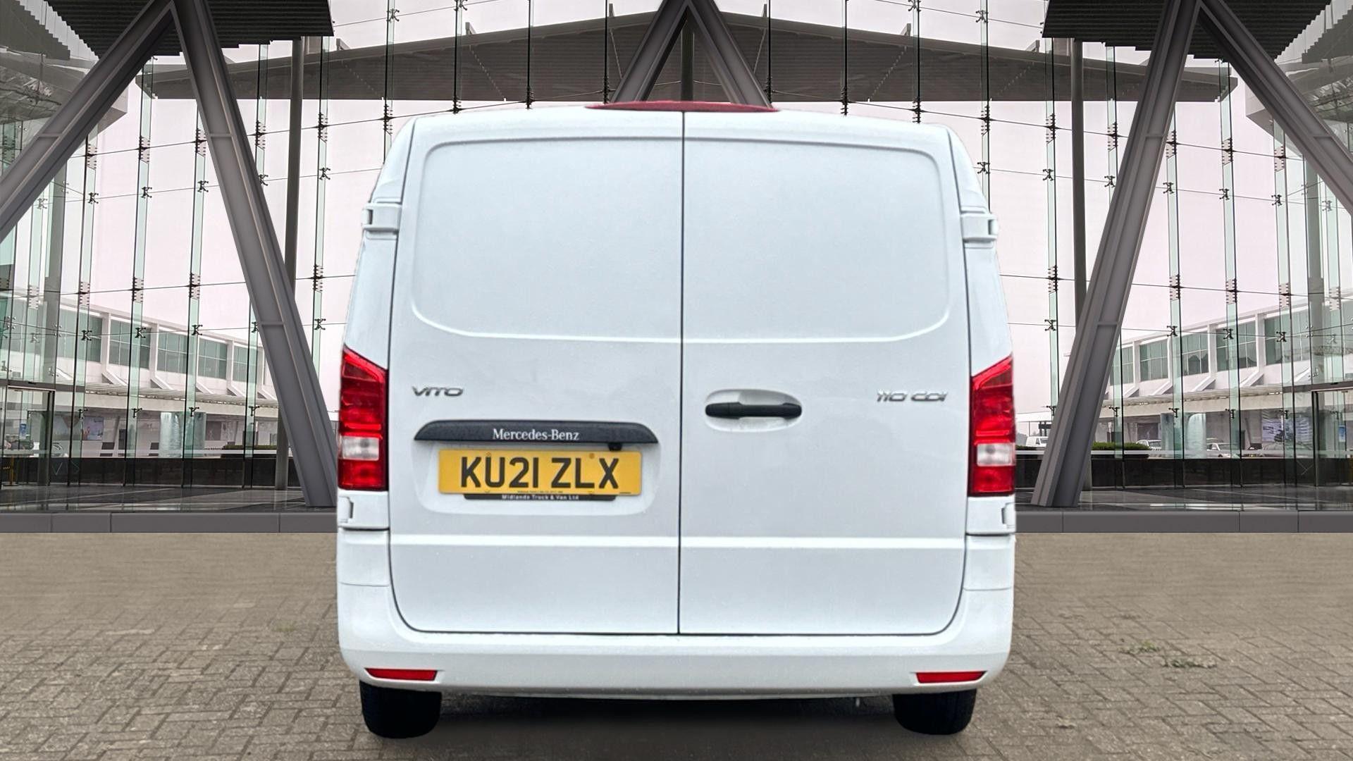 110CDI Progressive Panel FWD L2 Eu6 102 Image 19