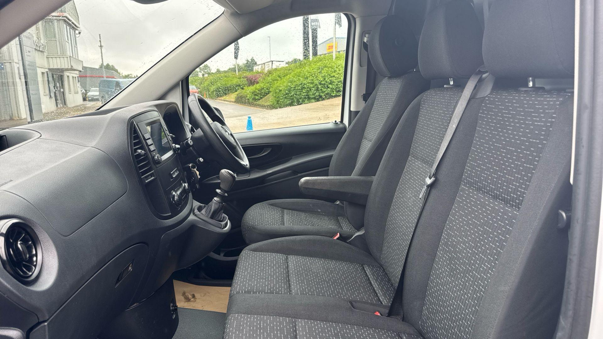 110CDI Progressive Panel FWD L2 Eu6 102 Image 20