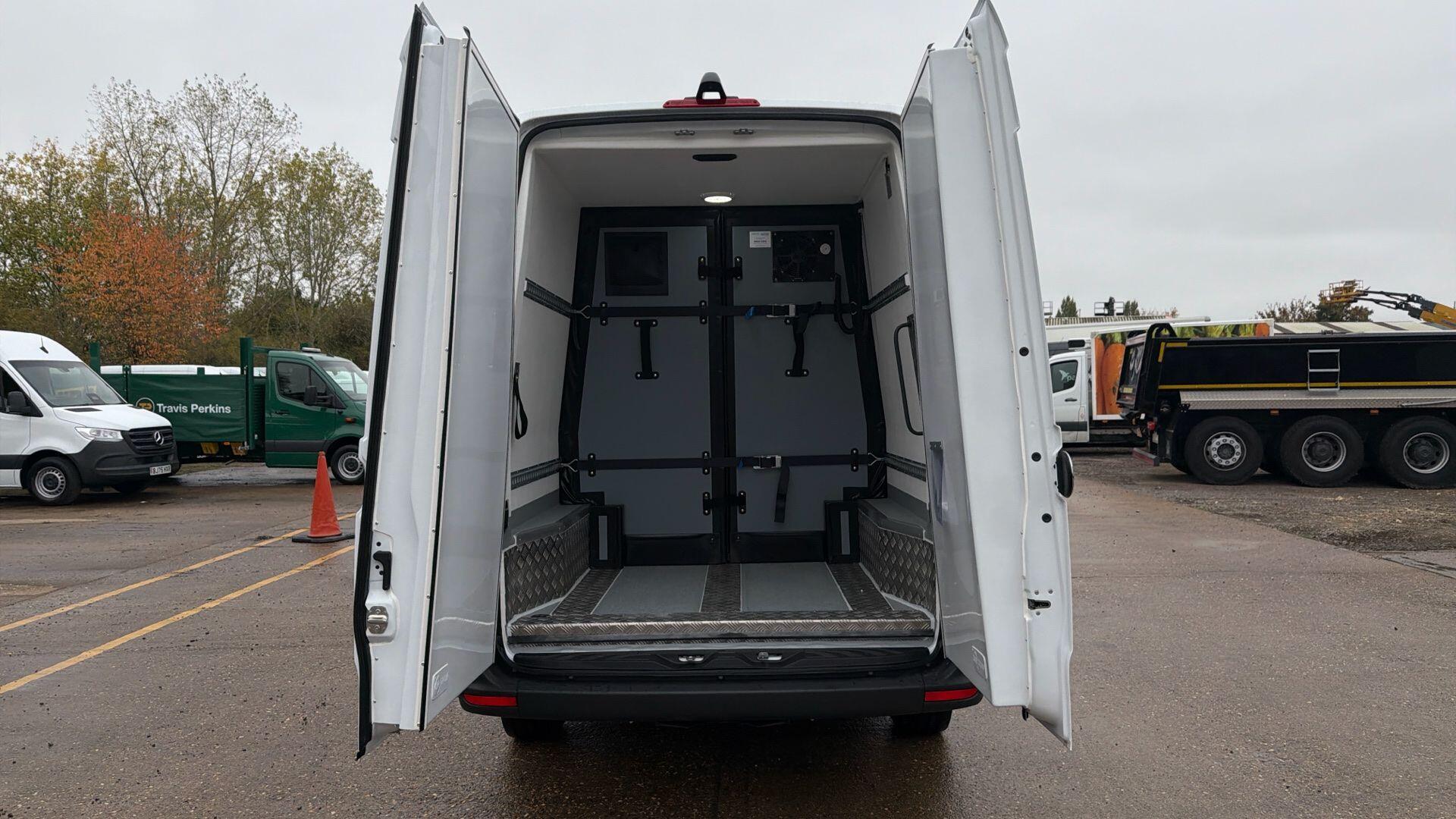 2.0 315 CDI PRO RWD L2 H2 - FRIDGE DZ Image 25