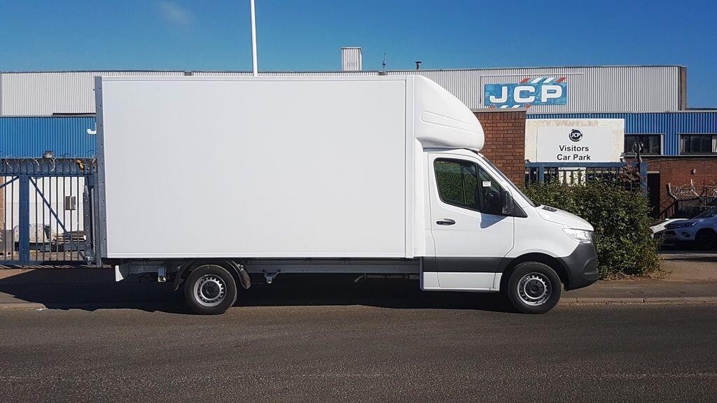 2.0 315 CDI RWD L3 Luton w/Tail Lift Image 18