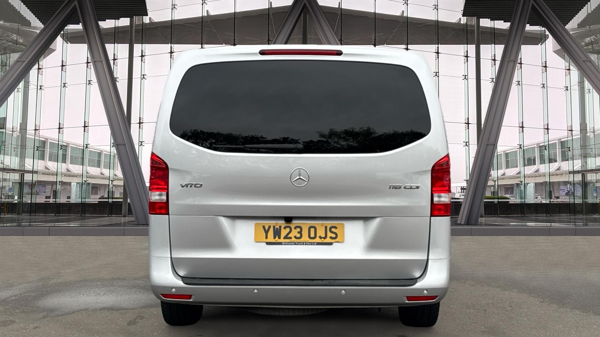 2023/23 MERCEDES-BENZ VITO 116CDI Premium Crew Van 9G-Tronic L2 Eu6 163PS - NO VAT Image 17