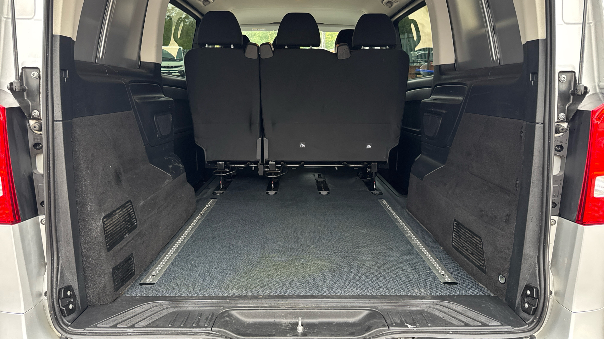 2023/23 MERCEDES-BENZ VITO 116CDI Premium Crew Van 9G-Tronic L2 Eu6 163PS - NO VAT Image 27