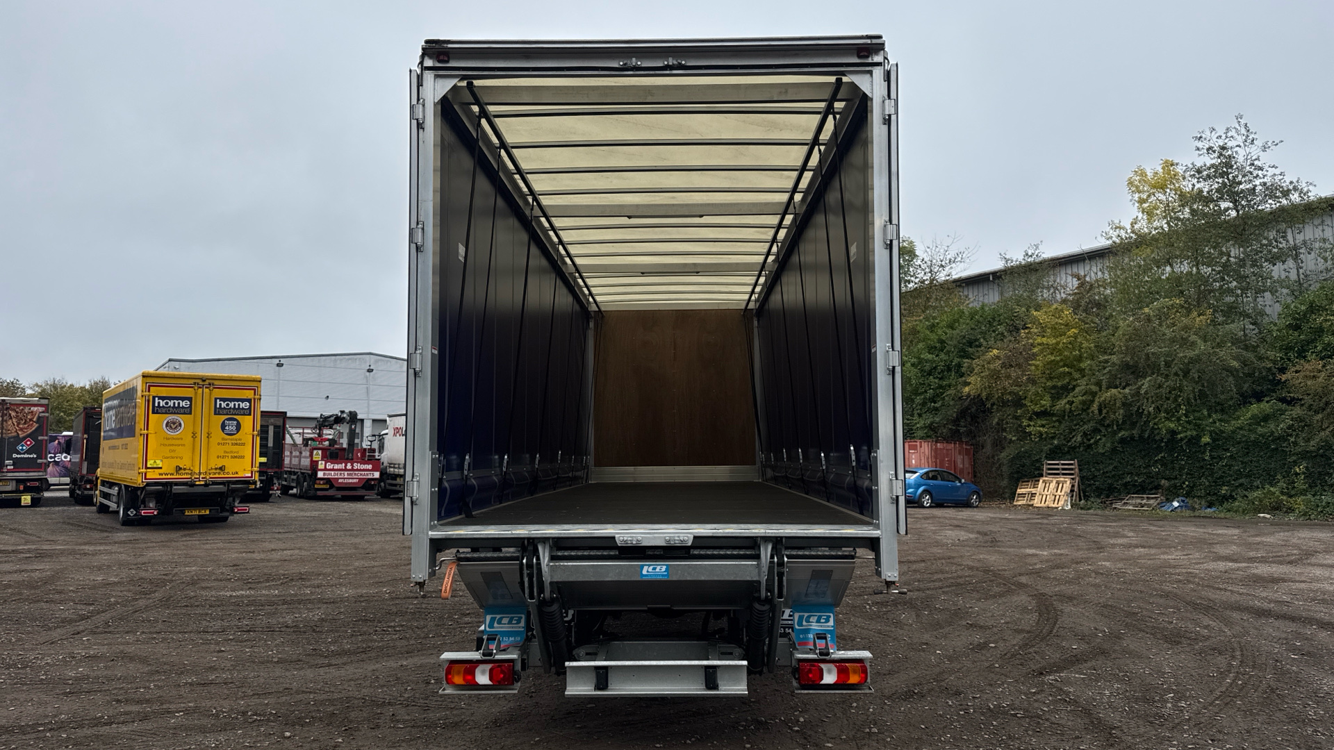 Mercedes-Benz Actros 1824 L Curtainside with Tuckaway Taillift Image 26