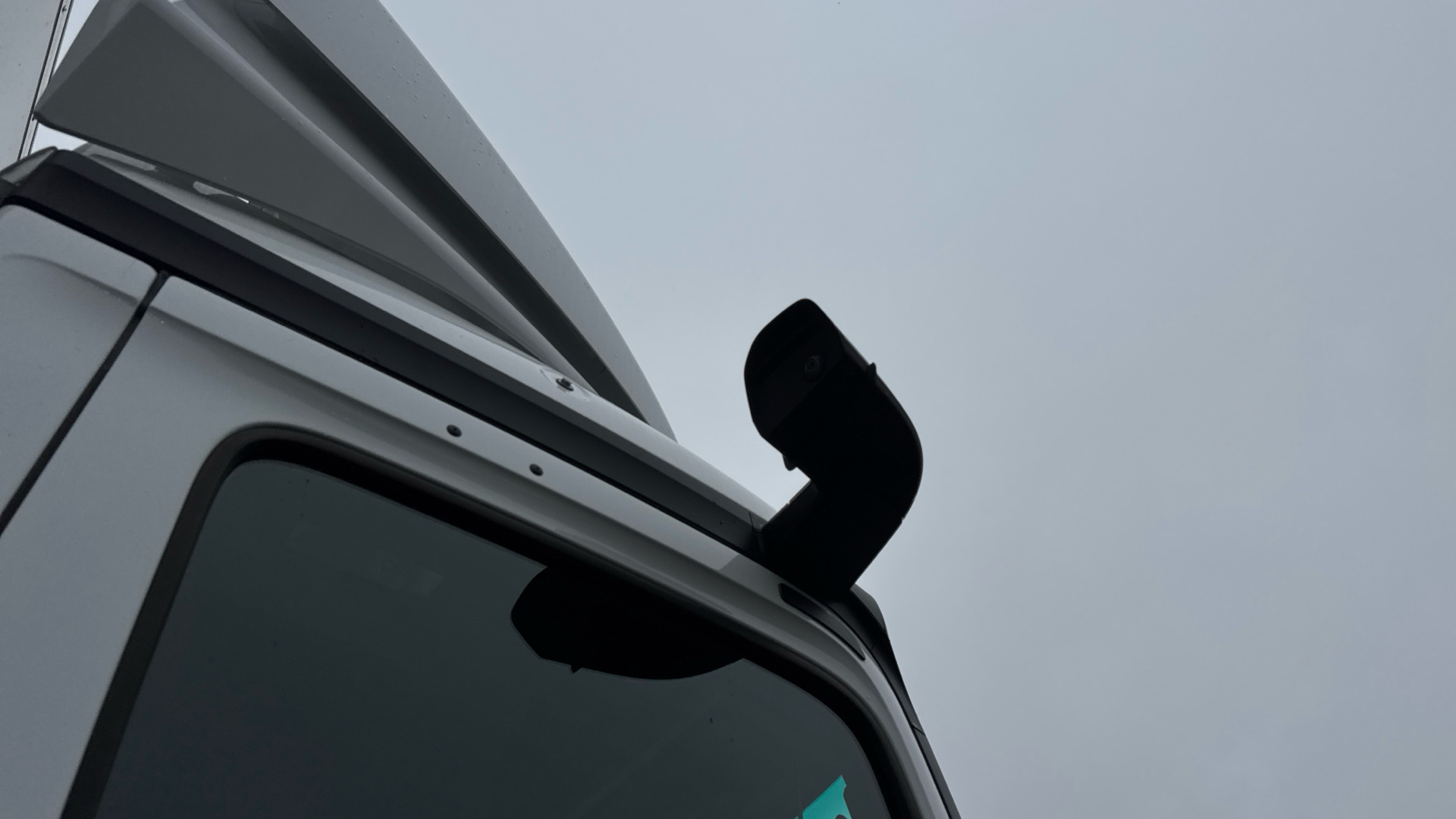 Mercedes-Benz Actros 1824 L Curtainside with Tuckaway Taillift Image 31