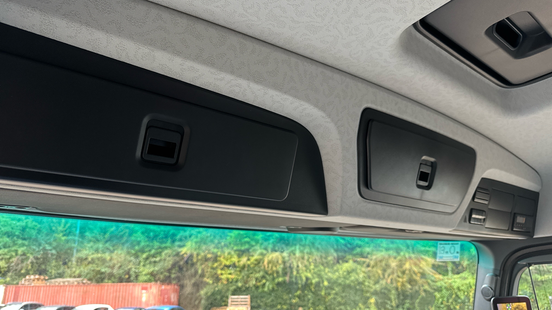 Mercedes-Benz Actros 1824 L Curtainside with Tuckaway Taillift Image 40