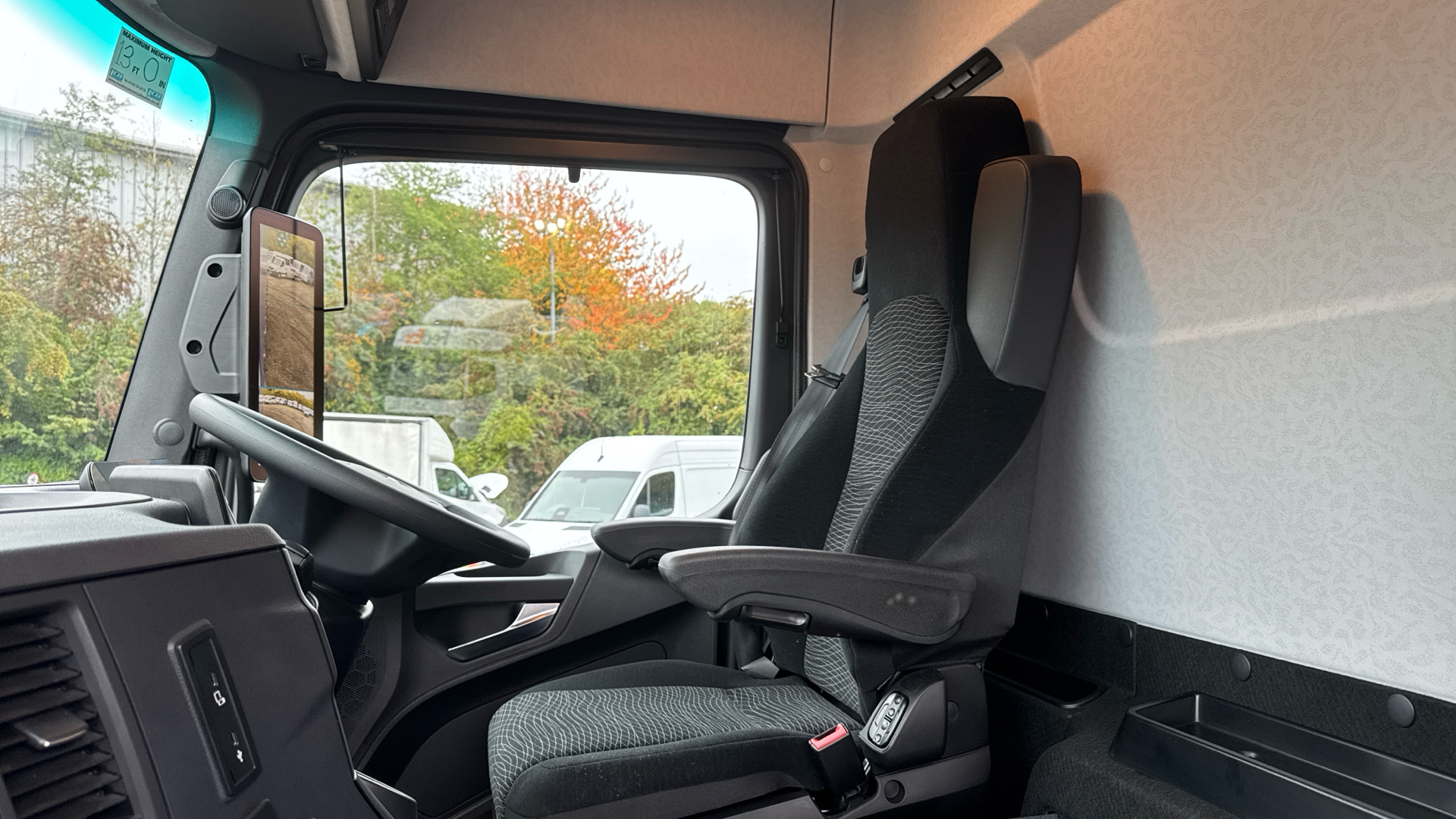 Mercedes-Benz Actros 1824 L Curtainside with Tuckaway Taillift Image 41