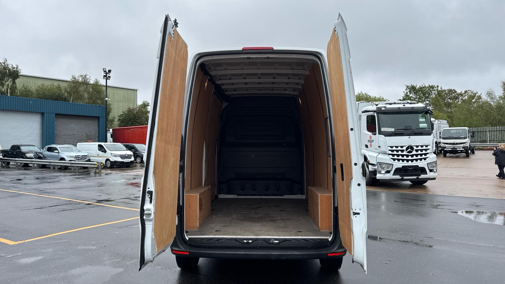 315 CDI Progressive FWD L2 H2 Eu6 150PS Image 28
