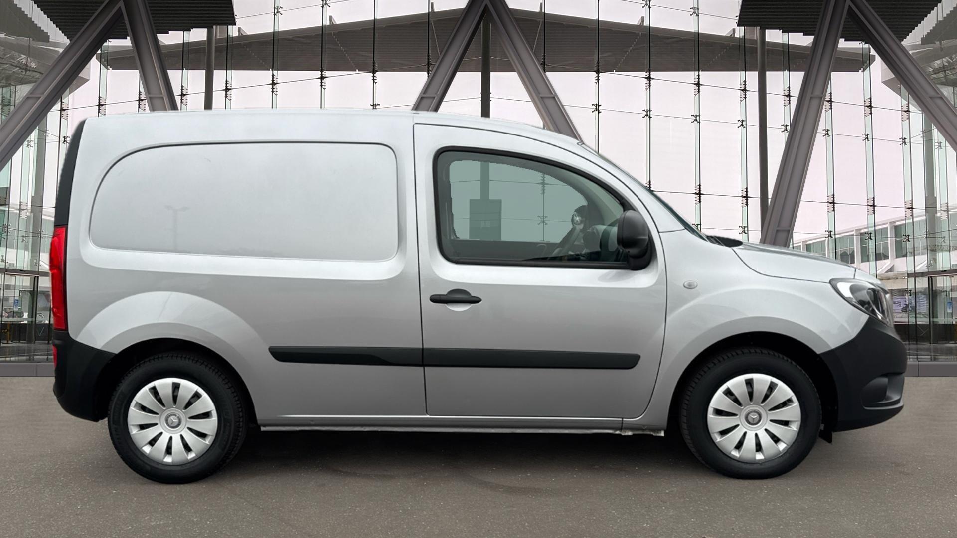 109 CDI Pure Panel Van L2 Eu6 94PS Image 12
