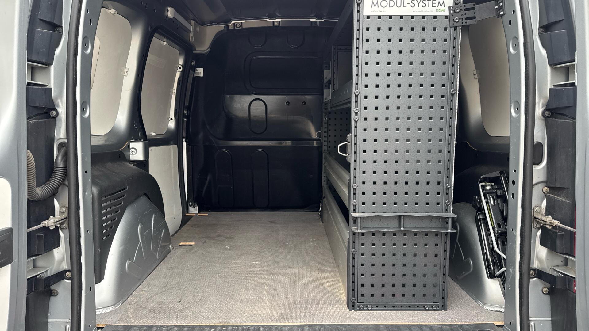 109 CDI Pure Panel Van L2 Eu6 94PS Image 13