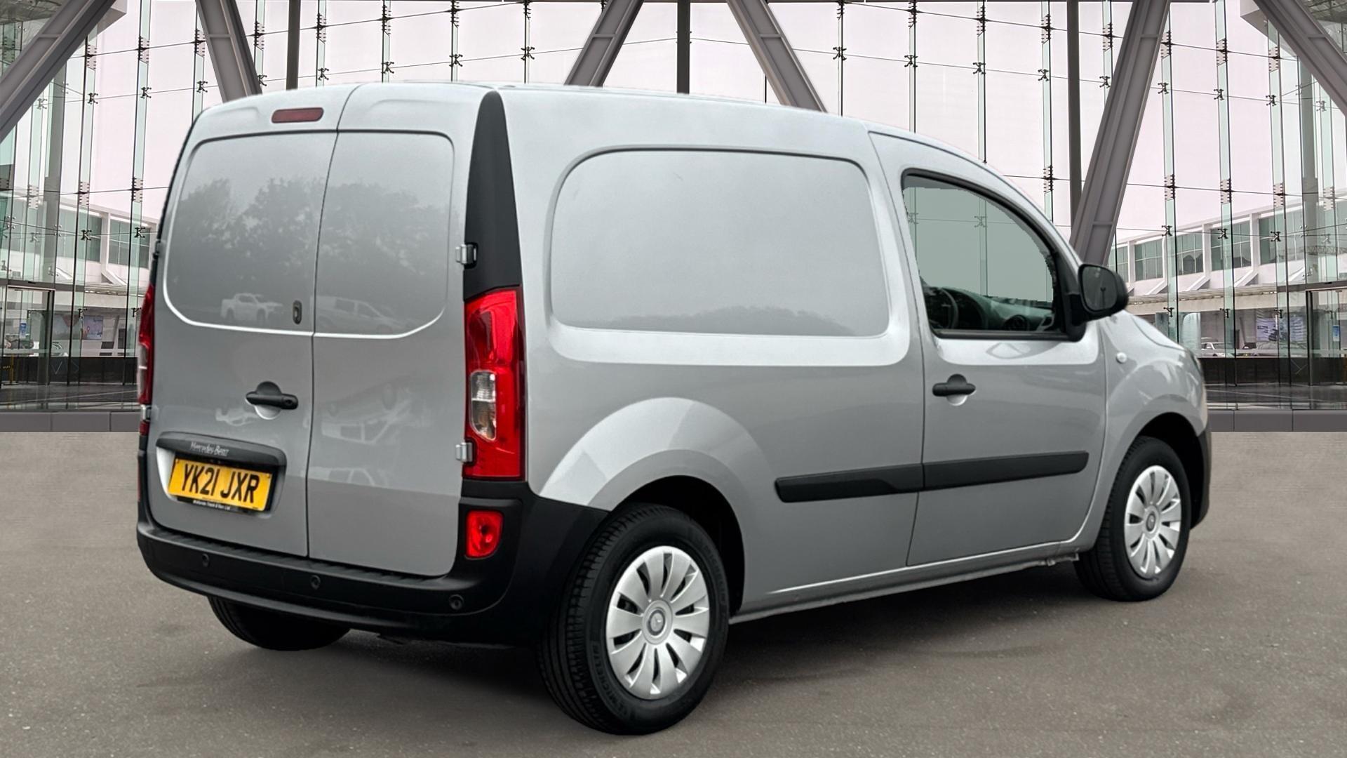 109 CDI Pure Panel Van L2 Eu6 94PS Image 16