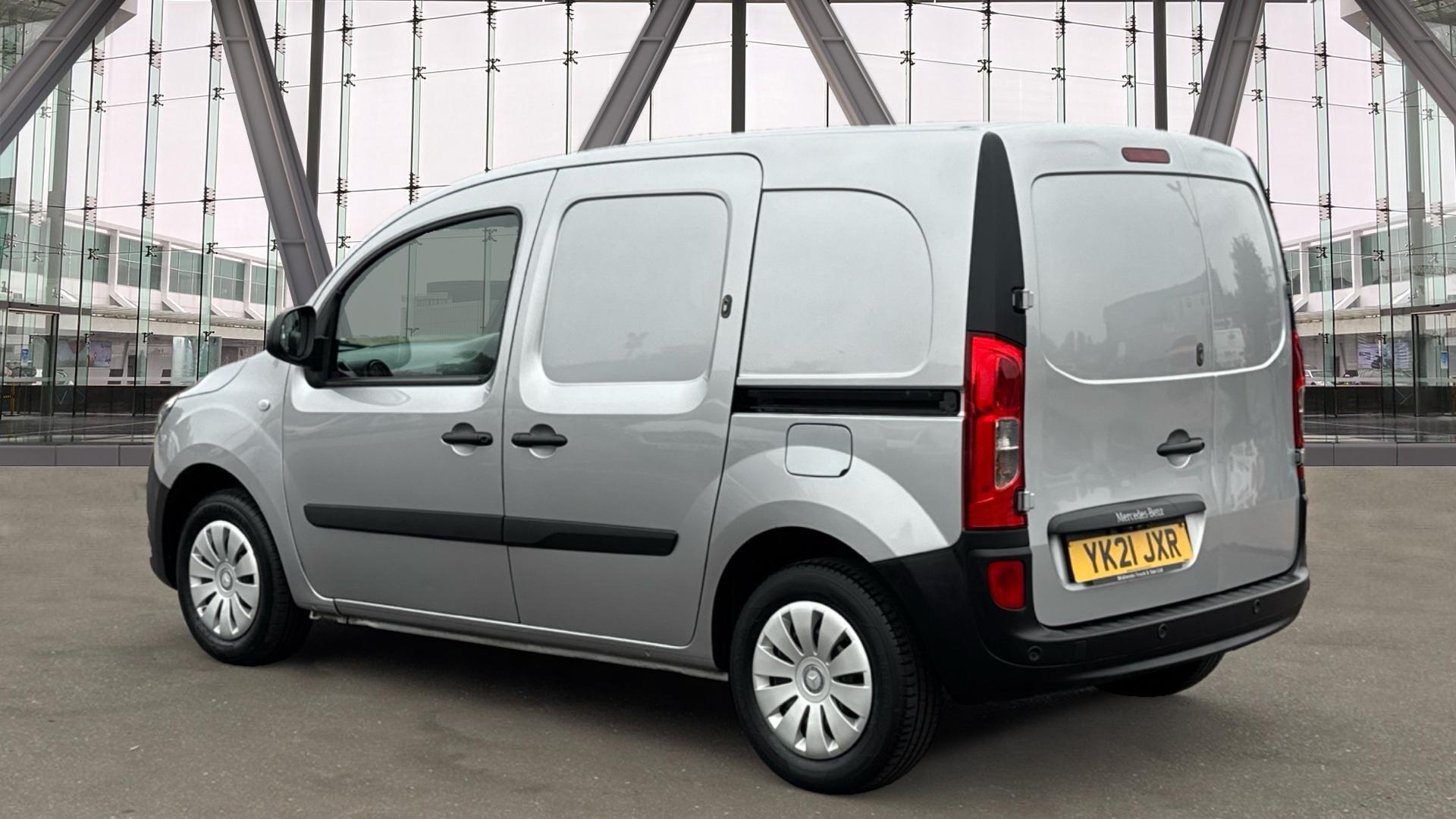 109 CDI Pure Panel Van L2 Eu6 94PS Image 17