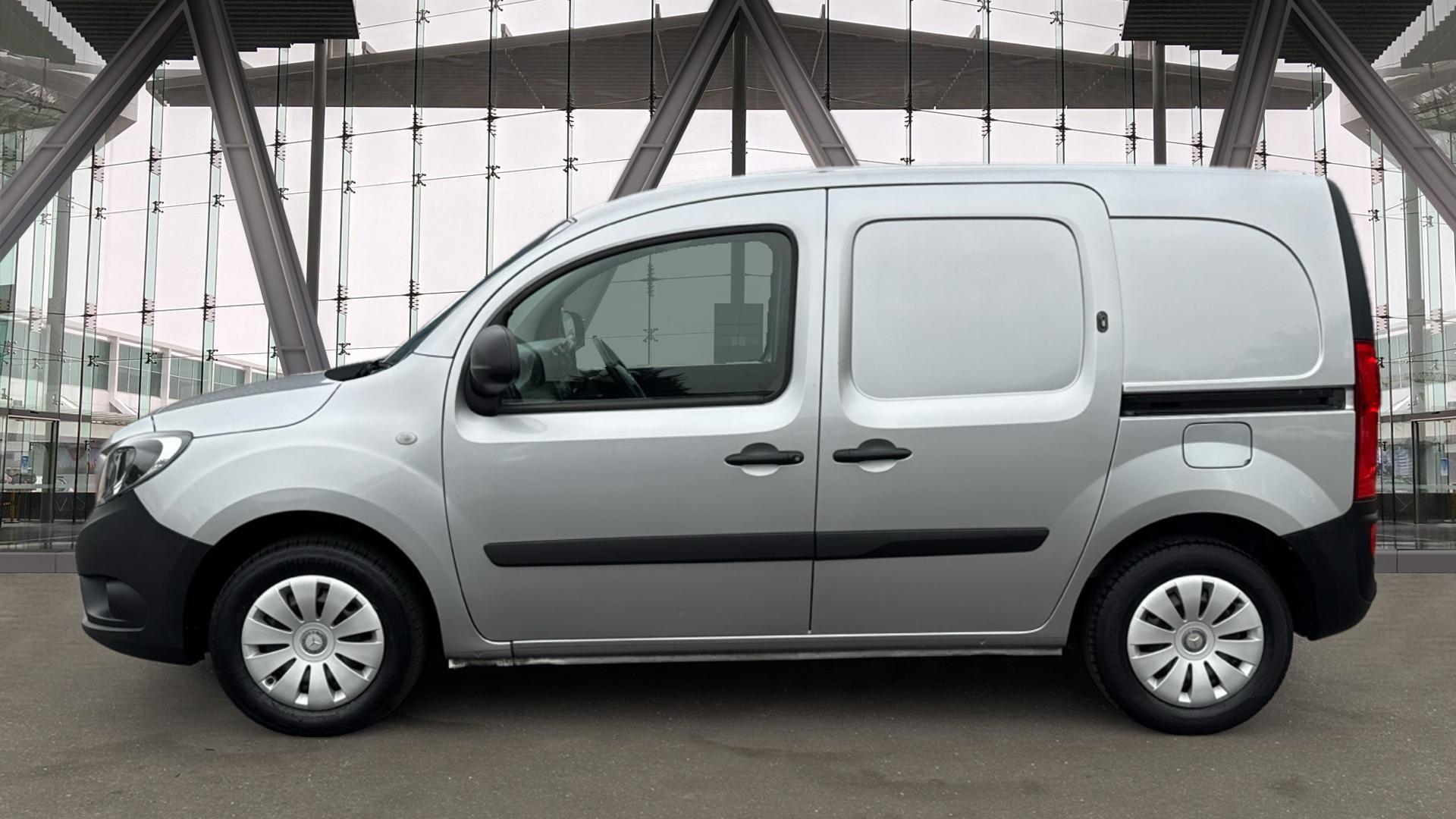 109 CDI Pure Panel Van L2 Eu6 94PS Image 18
