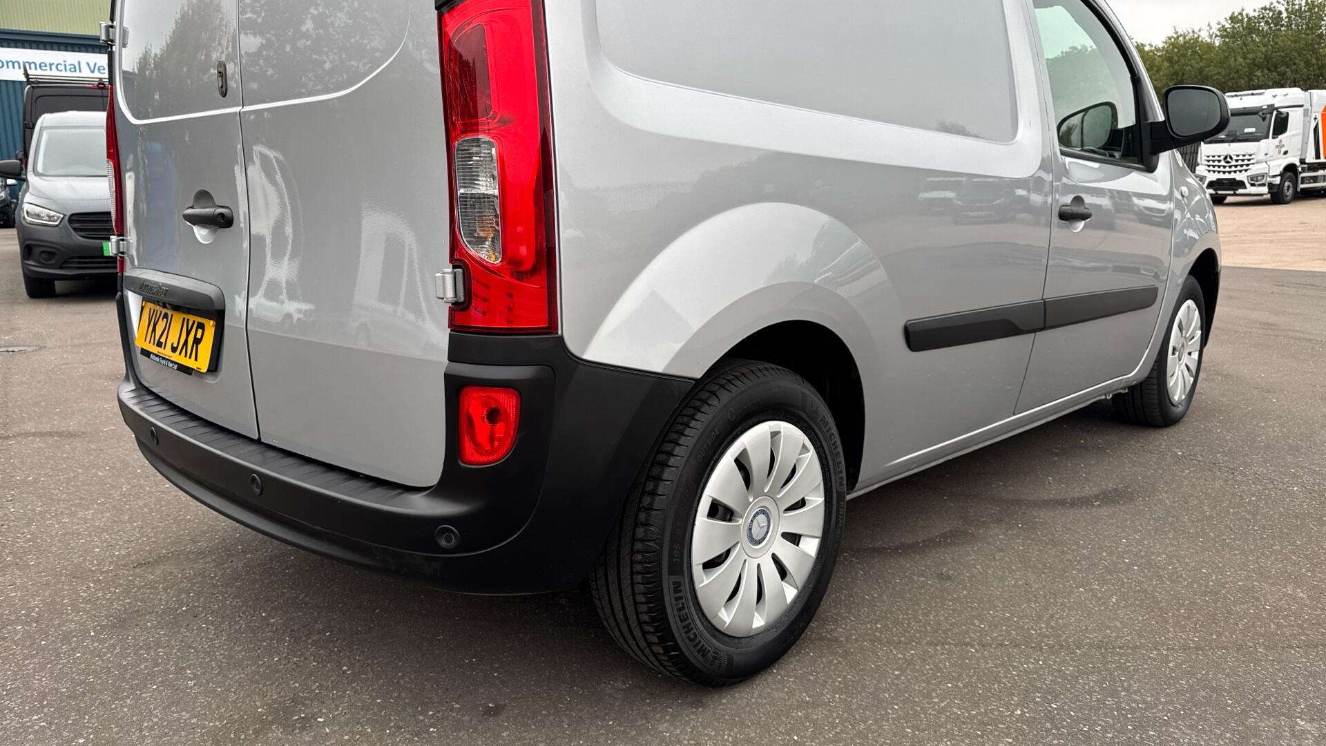 109 CDI Pure Panel Van L2 Eu6 94PS Image 43