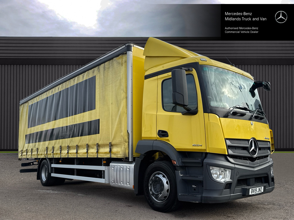 Mercedes-Benz Antos 1824 Curtainside Image 9