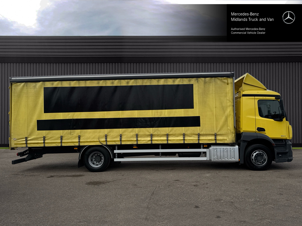 Mercedes-Benz Antos 1824 Curtainside Image 12