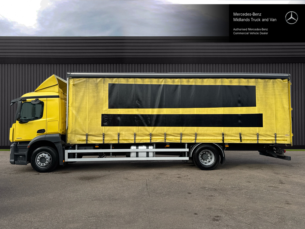 Mercedes-Benz Antos 1824 Curtainside Image 13