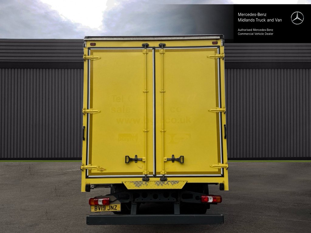 Mercedes-Benz Antos 1824 Curtainside Image 15