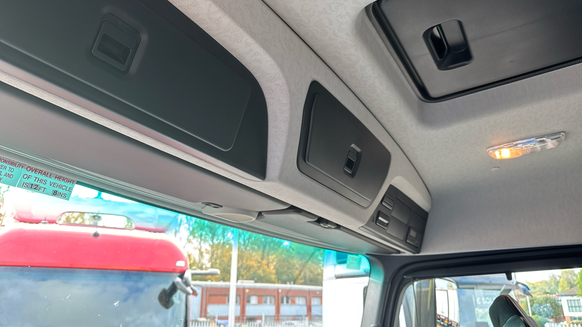 Mercedes-Benz Antos 1824 Curtainside Image 35