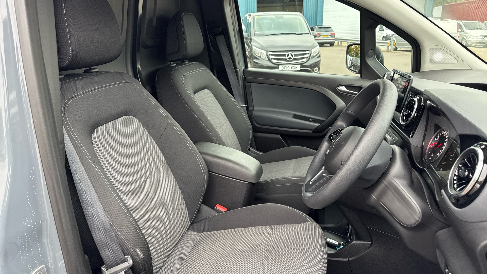 2024/74 MERCEDES-BENZ CITAN 90kW 45kWh Progressive Panel Van Auto L1 122PS Image 20