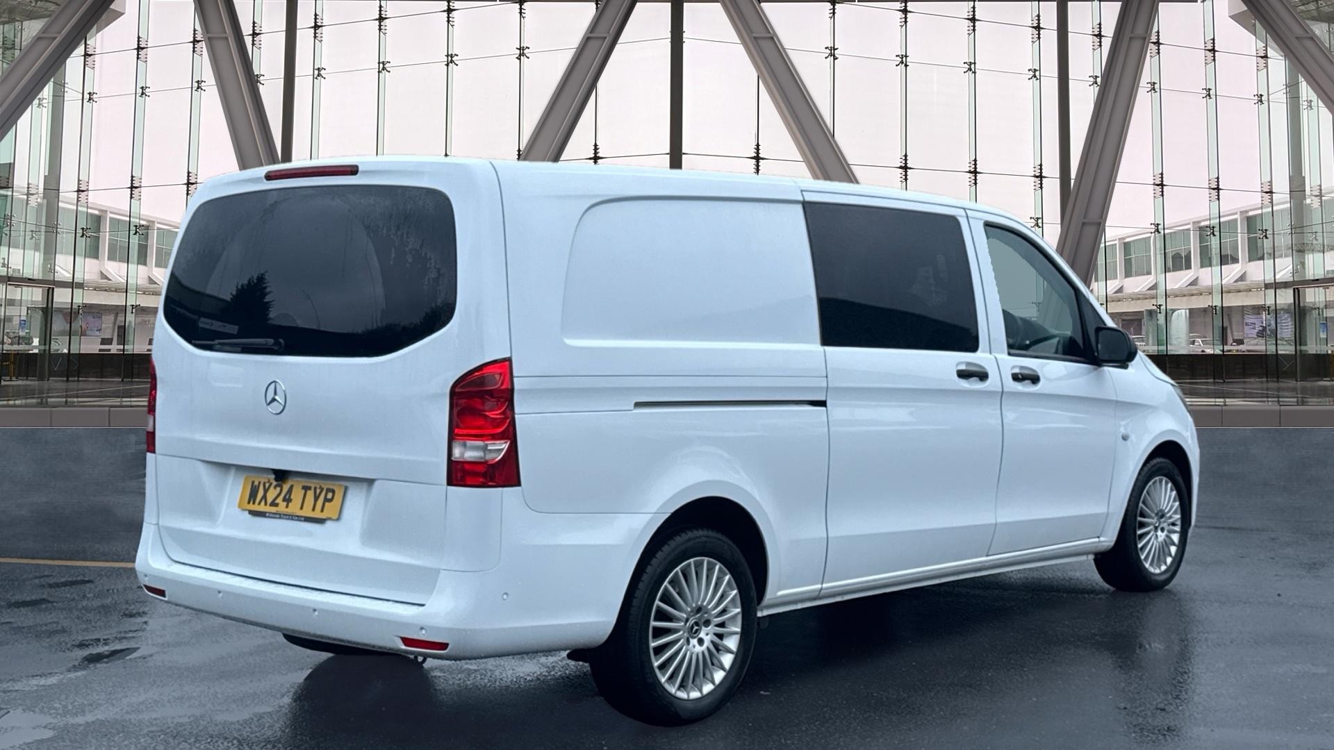 2024/24 MERCEDES-BENZ VITO 116CDI Premium Crew Van 9G-Tronic L3 Eu6 163PS Image 14