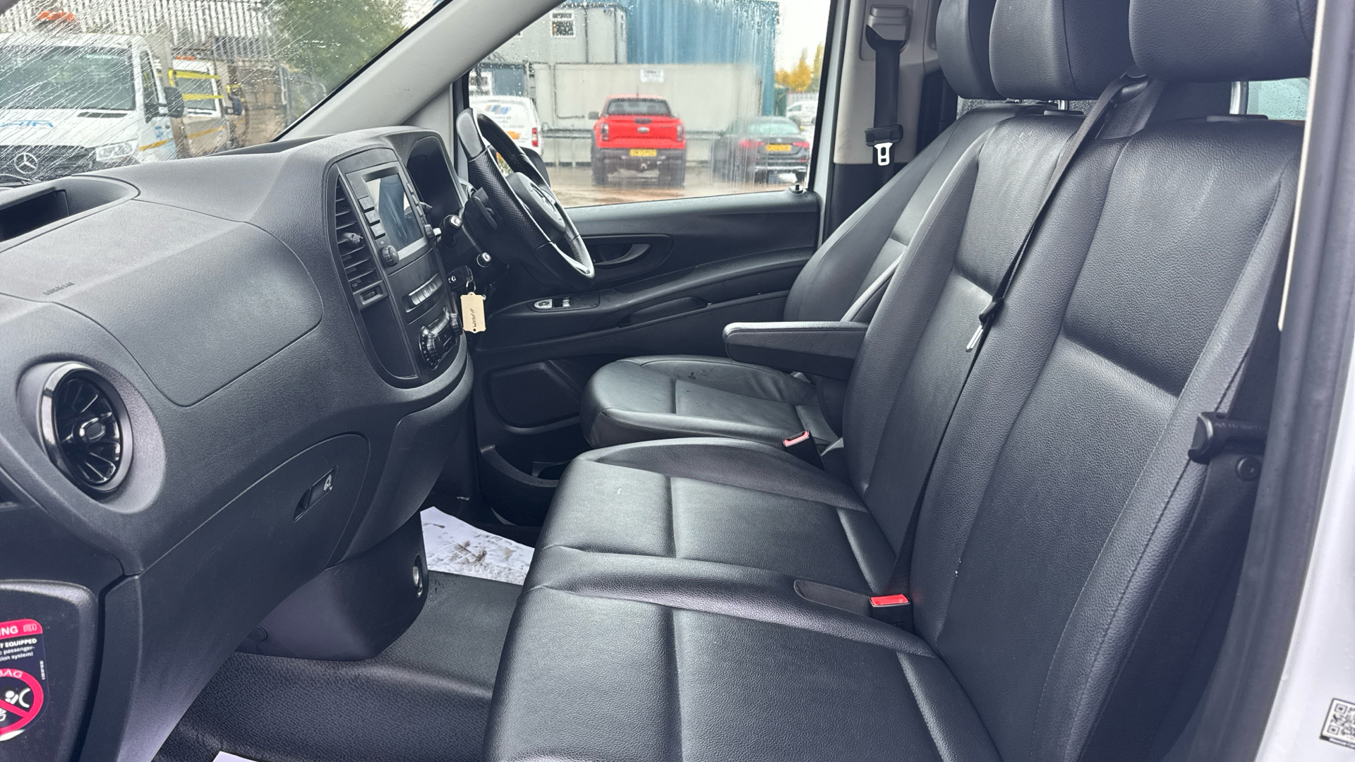2024/24 MERCEDES-BENZ VITO 116CDI Premium Crew Van 9G-Tronic L3 Eu6 163PS Image 20
