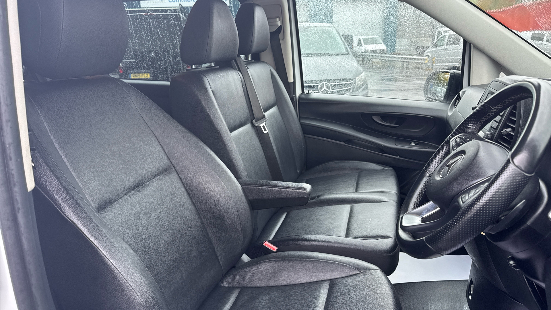 2024/24 MERCEDES-BENZ VITO 116CDI Premium Crew Van 9G-Tronic L3 Eu6 163PS Image 21