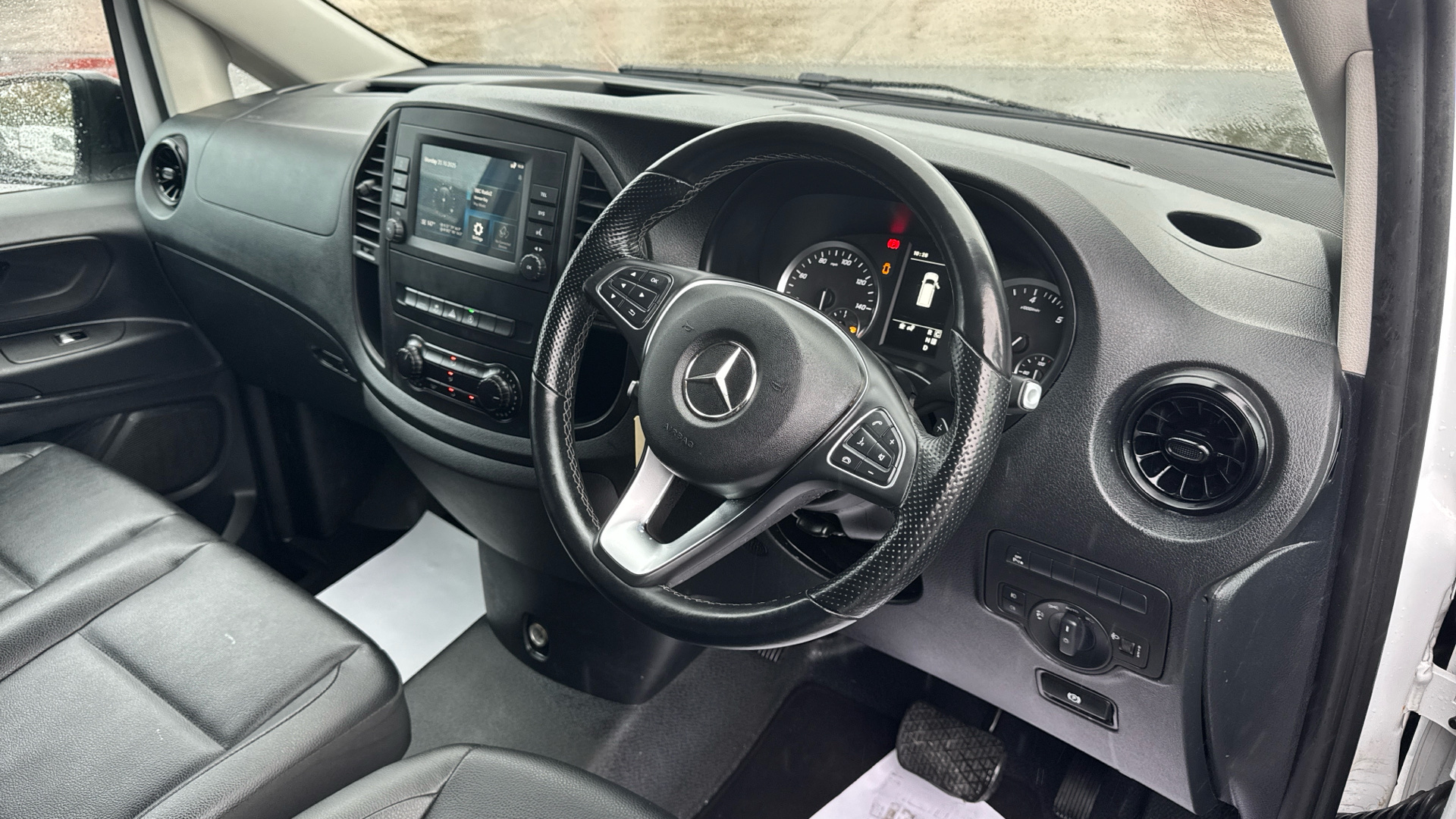 2024/24 MERCEDES-BENZ VITO 116CDI Premium Crew Van 9G-Tronic L3 Eu6 163PS Image 22