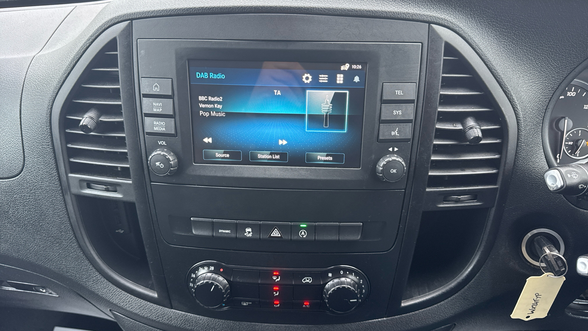 2024/24 MERCEDES-BENZ VITO 116CDI Premium Crew Van 9G-Tronic L3 Eu6 163PS Image 23