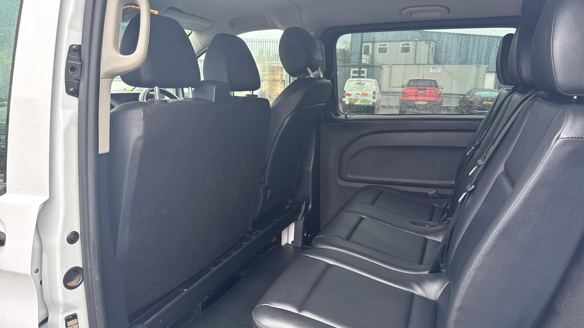2024/24 MERCEDES-BENZ VITO 116CDI Premium Crew Van 9G-Tronic L3 Eu6 163PS Image 25