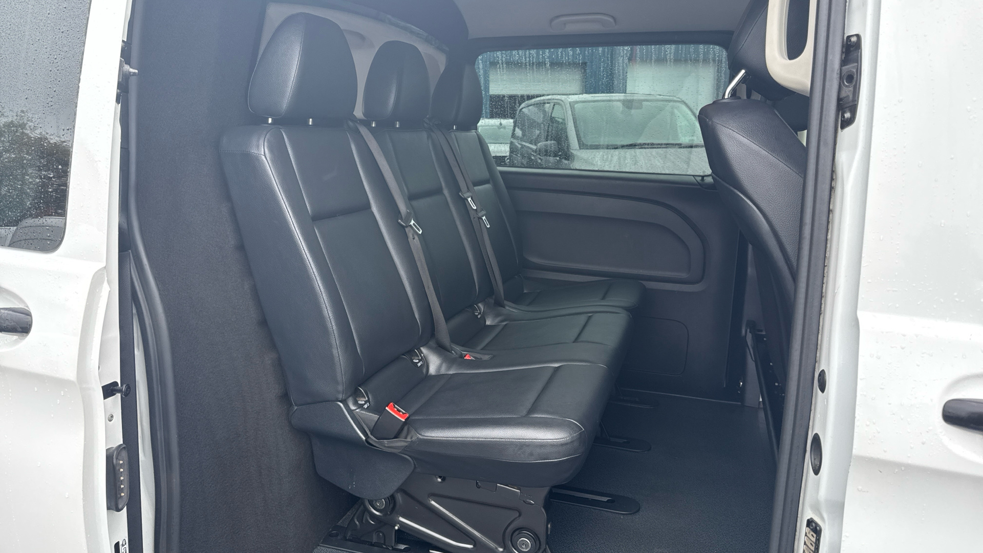2024/24 MERCEDES-BENZ VITO 116CDI Premium Crew Van 9G-Tronic L3 Eu6 163PS Image 26