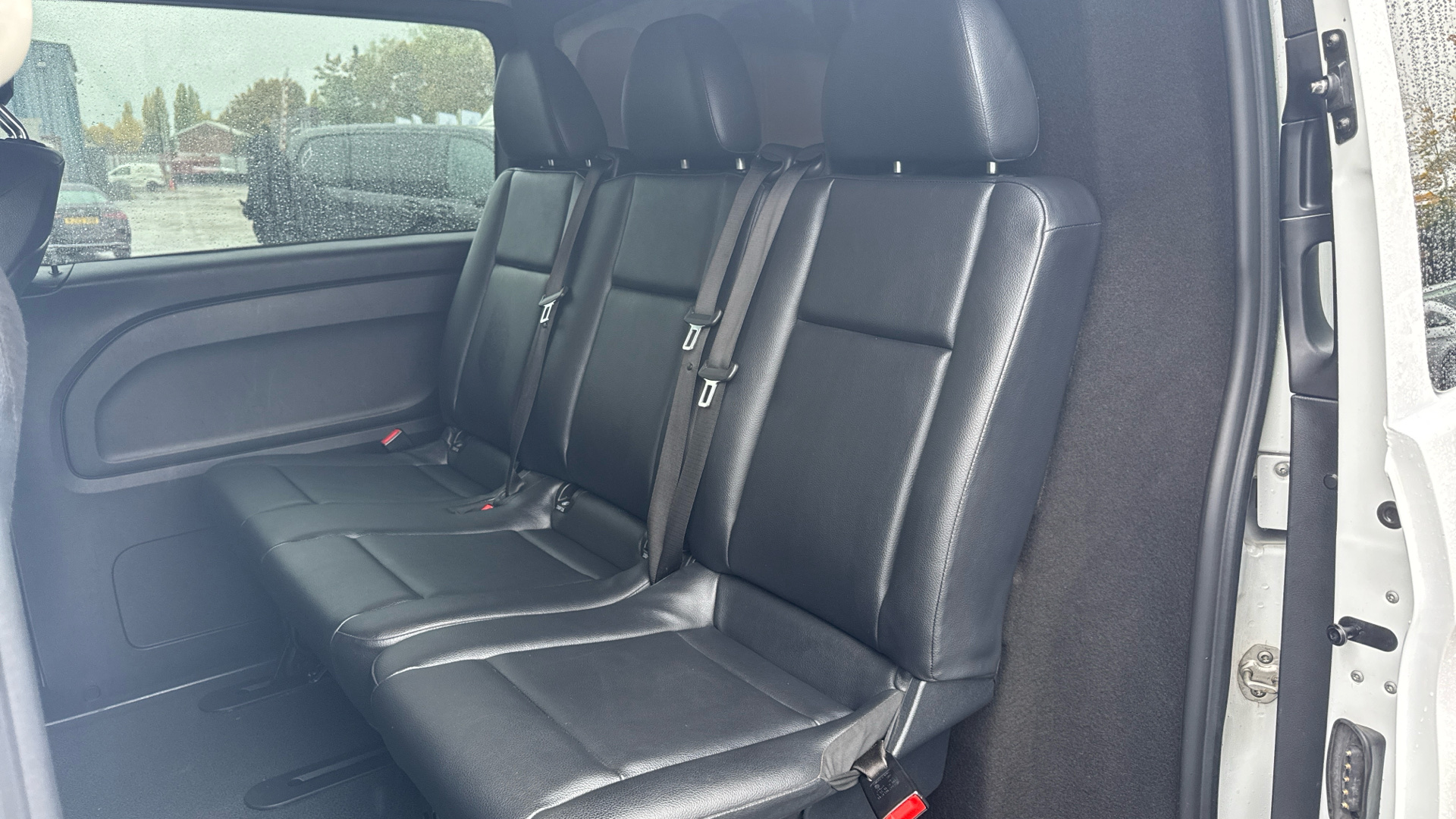 2024/24 MERCEDES-BENZ VITO 116CDI Premium Crew Van 9G-Tronic L3 Eu6 163PS Image 27