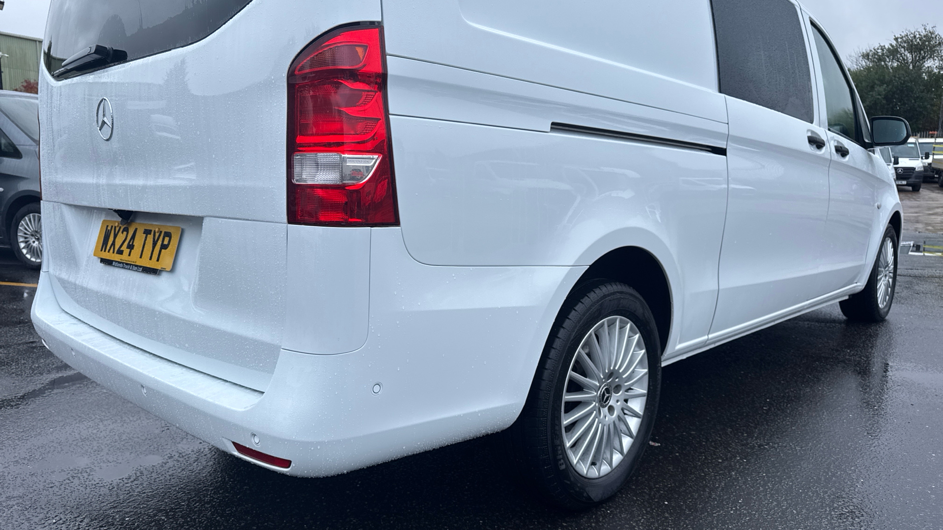 2024/24 MERCEDES-BENZ VITO 116CDI Premium Crew Van 9G-Tronic L3 Eu6 163PS Image 46