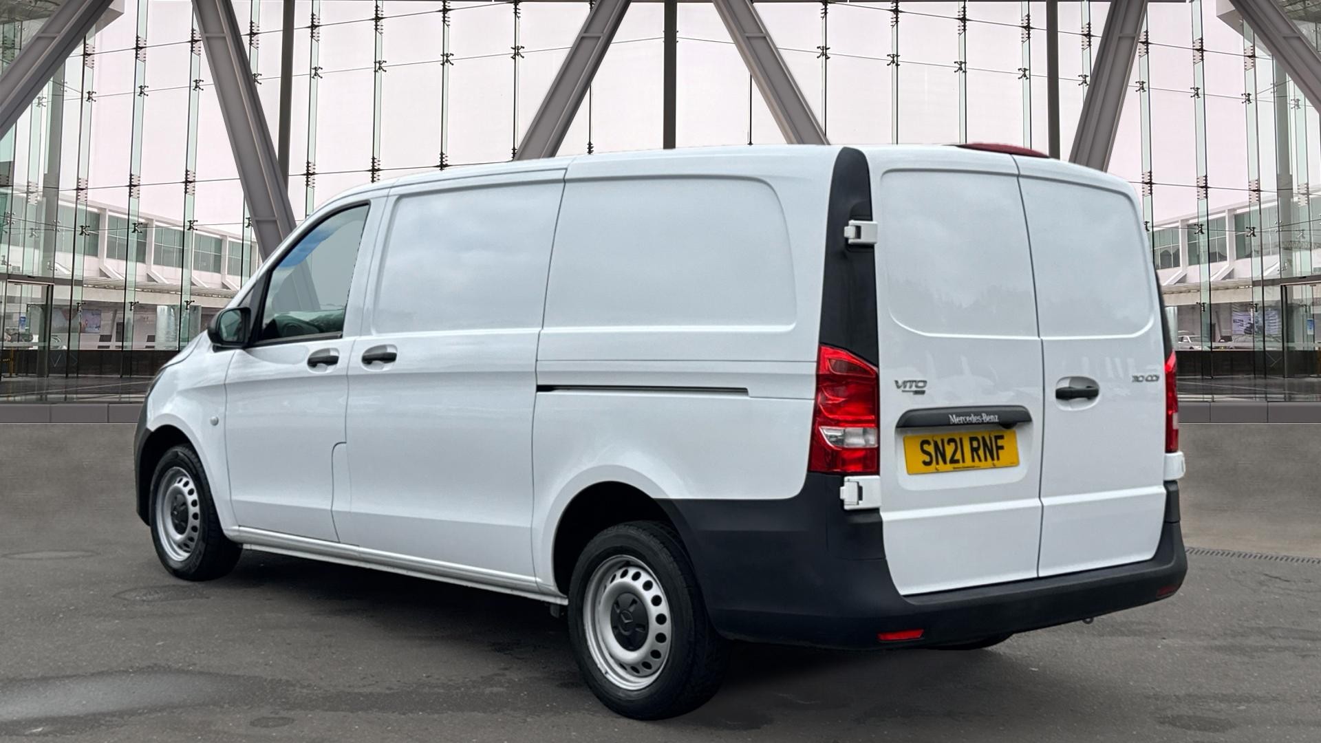 2021/21 MERCEDES-BENZ VITO 110 CDI Progressive Panel Van FWD L2 Eu6 102PS Image 13