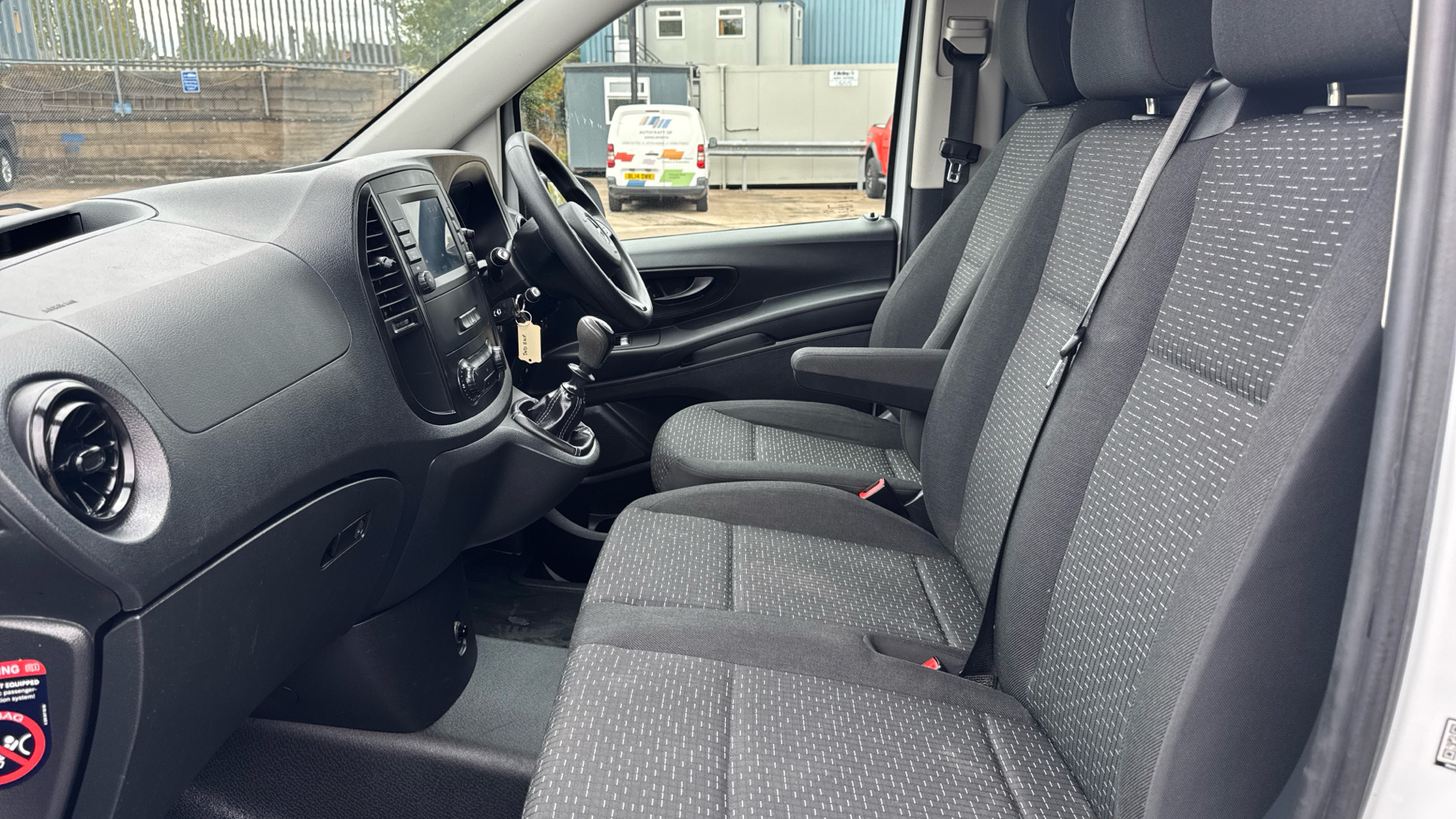 2021/21 MERCEDES-BENZ VITO 110 CDI Progressive Panel Van FWD L2 Eu6 102PS Image 18