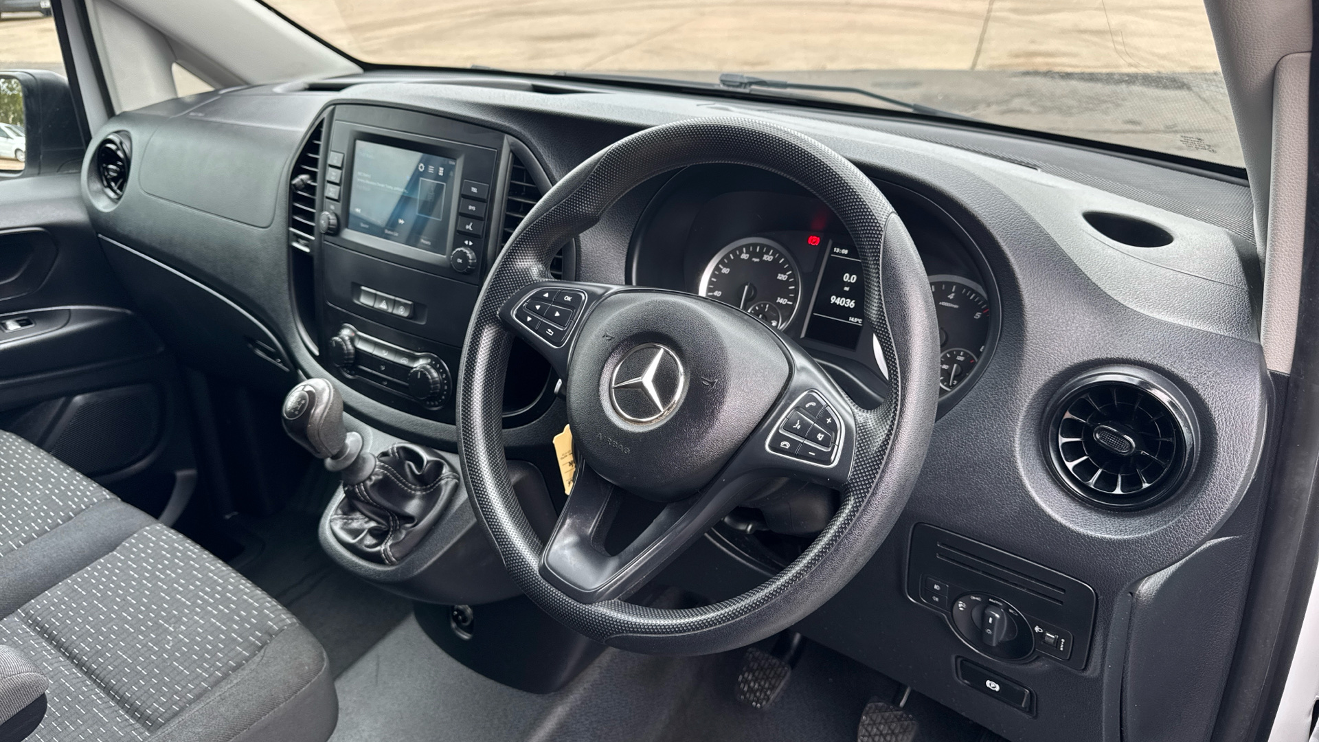 2021/21 MERCEDES-BENZ VITO 110 CDI Progressive Panel Van FWD L2 Eu6 102PS Image 20