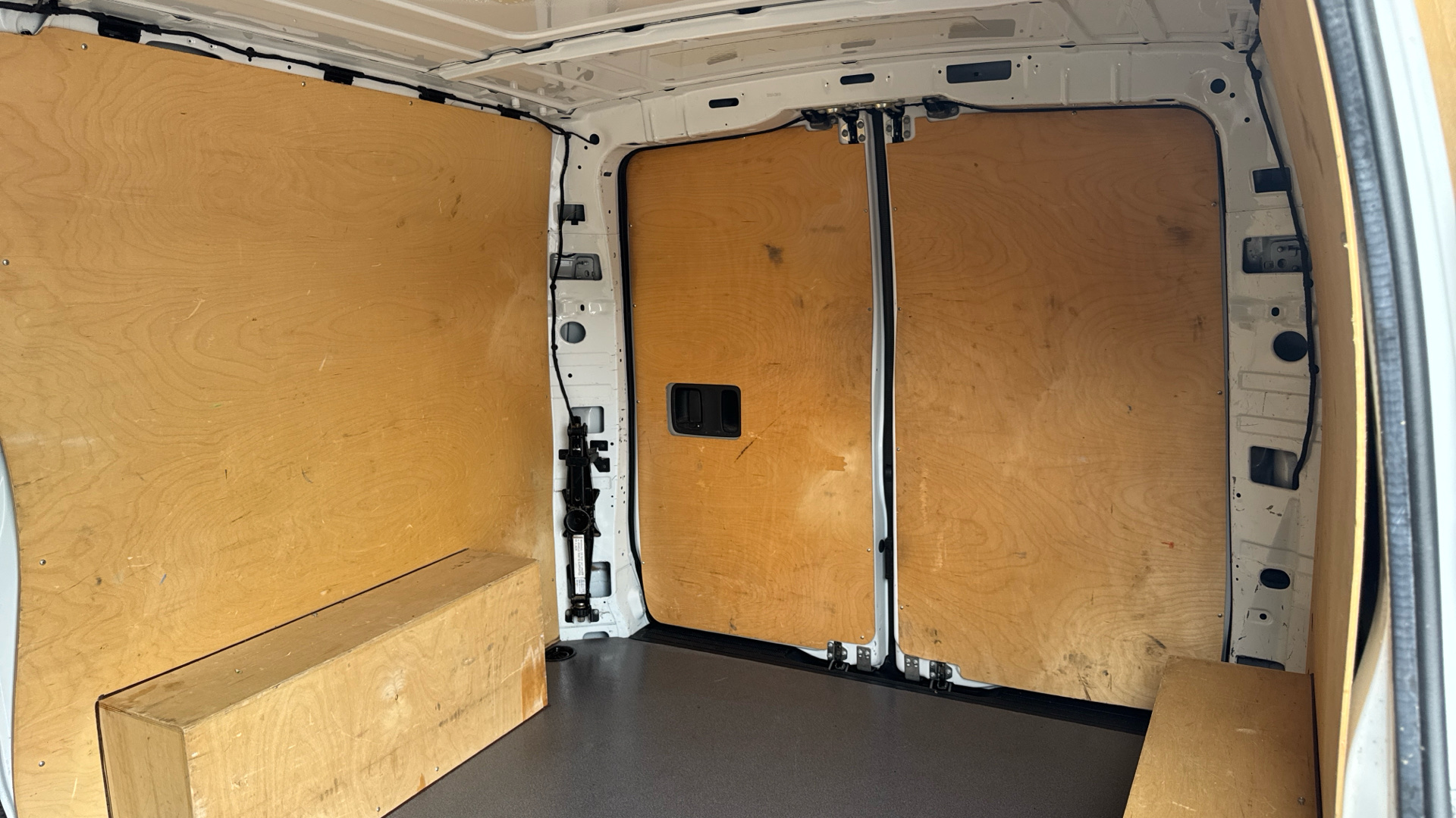 2021/21 MERCEDES-BENZ VITO 110 CDI Progressive Panel Van FWD L2 Eu6 102PS Image 24