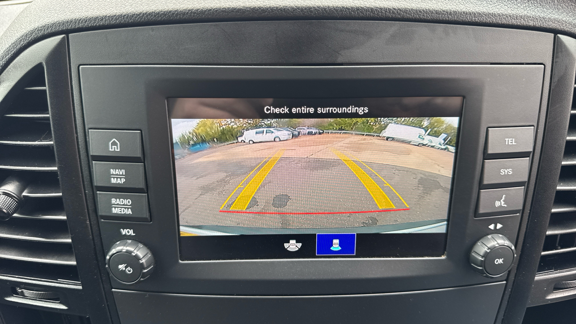 2021/21 MERCEDES-BENZ VITO 110 CDI Progressive Panel Van FWD L2 Eu6 102PS Image 29