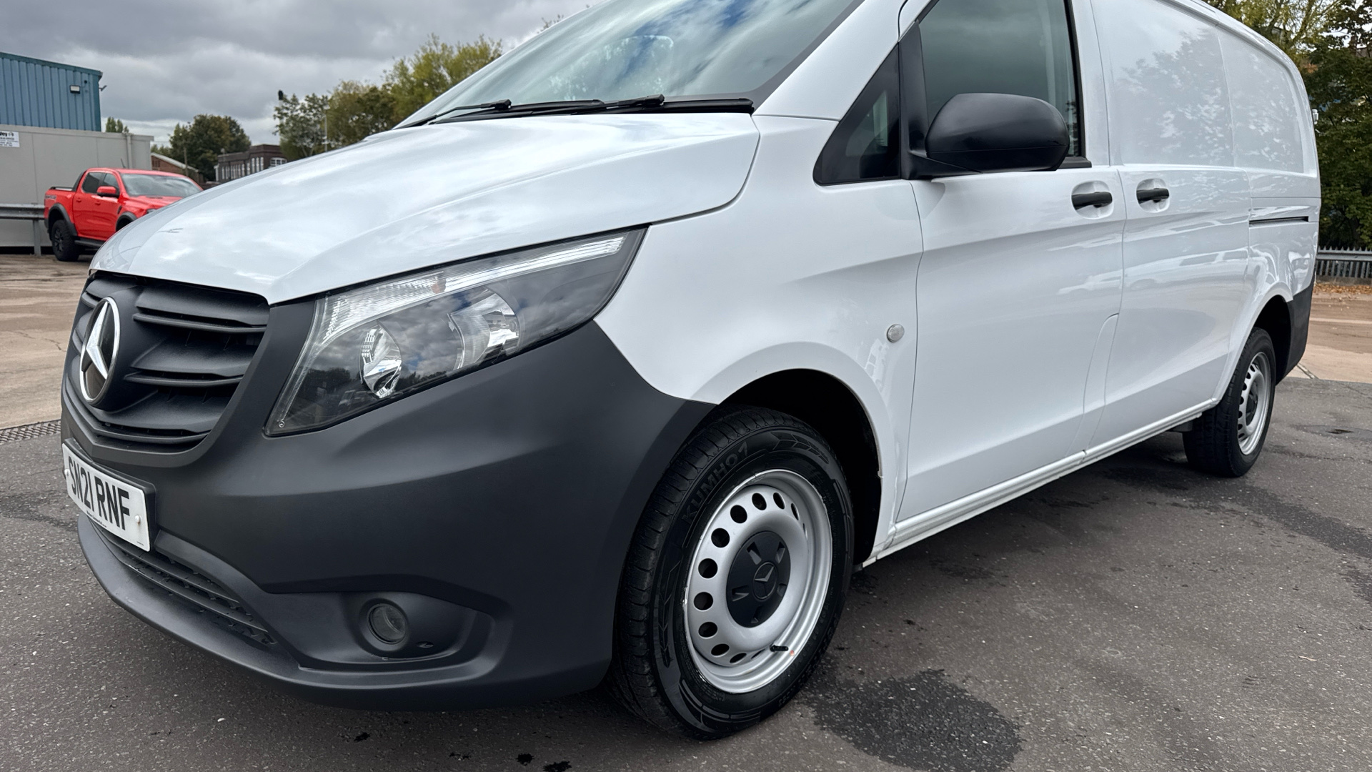 2021/21 MERCEDES-BENZ VITO 110 CDI Progressive Panel Van FWD L2 Eu6 102PS Image 39