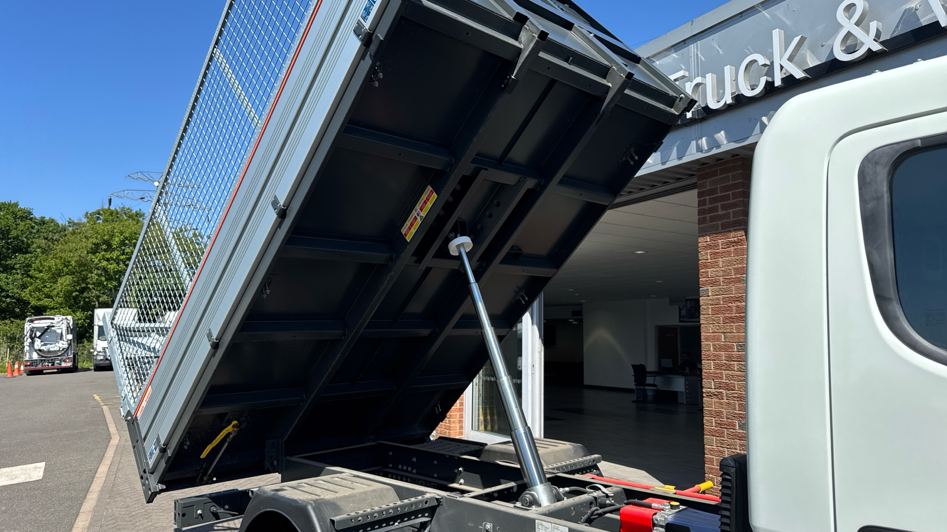 Mitsubishi Canter 3C13 Duonic Tipper with Mesh Cage - Brand New Image 31