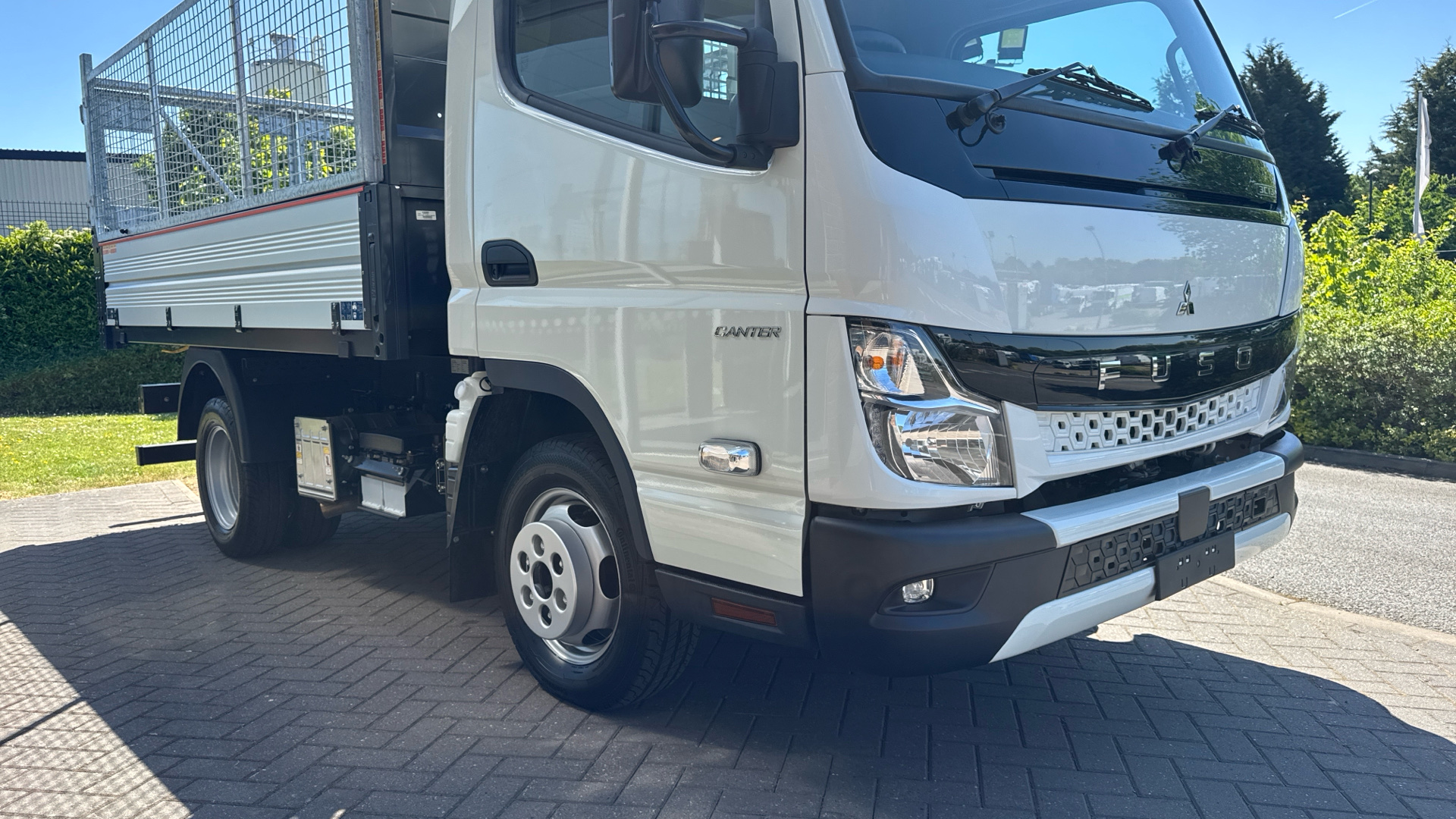 Mitsubishi Canter 3C13 Duonic Tipper with Mesh Cage - Brand New Image 43