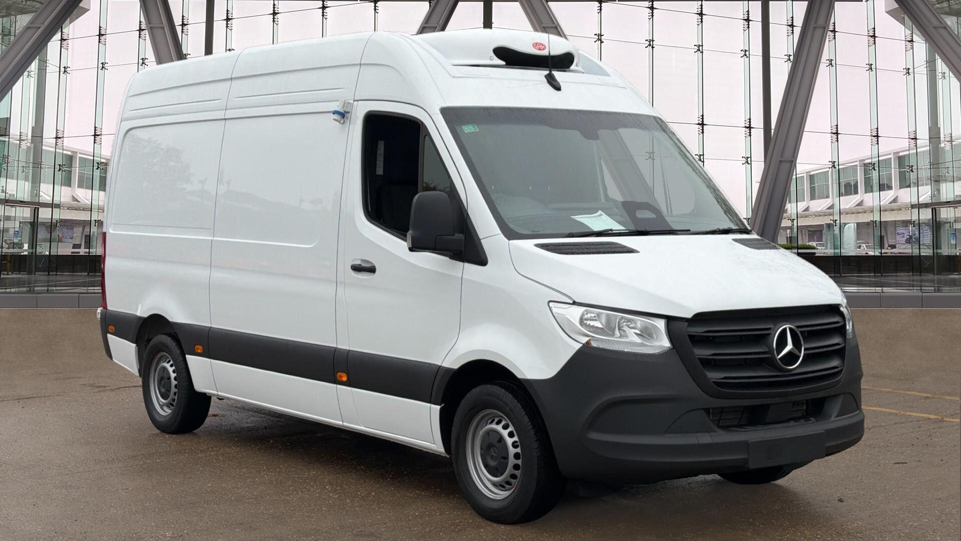 315 Van L2 H2 PRO RWD Dual Temp Fridge