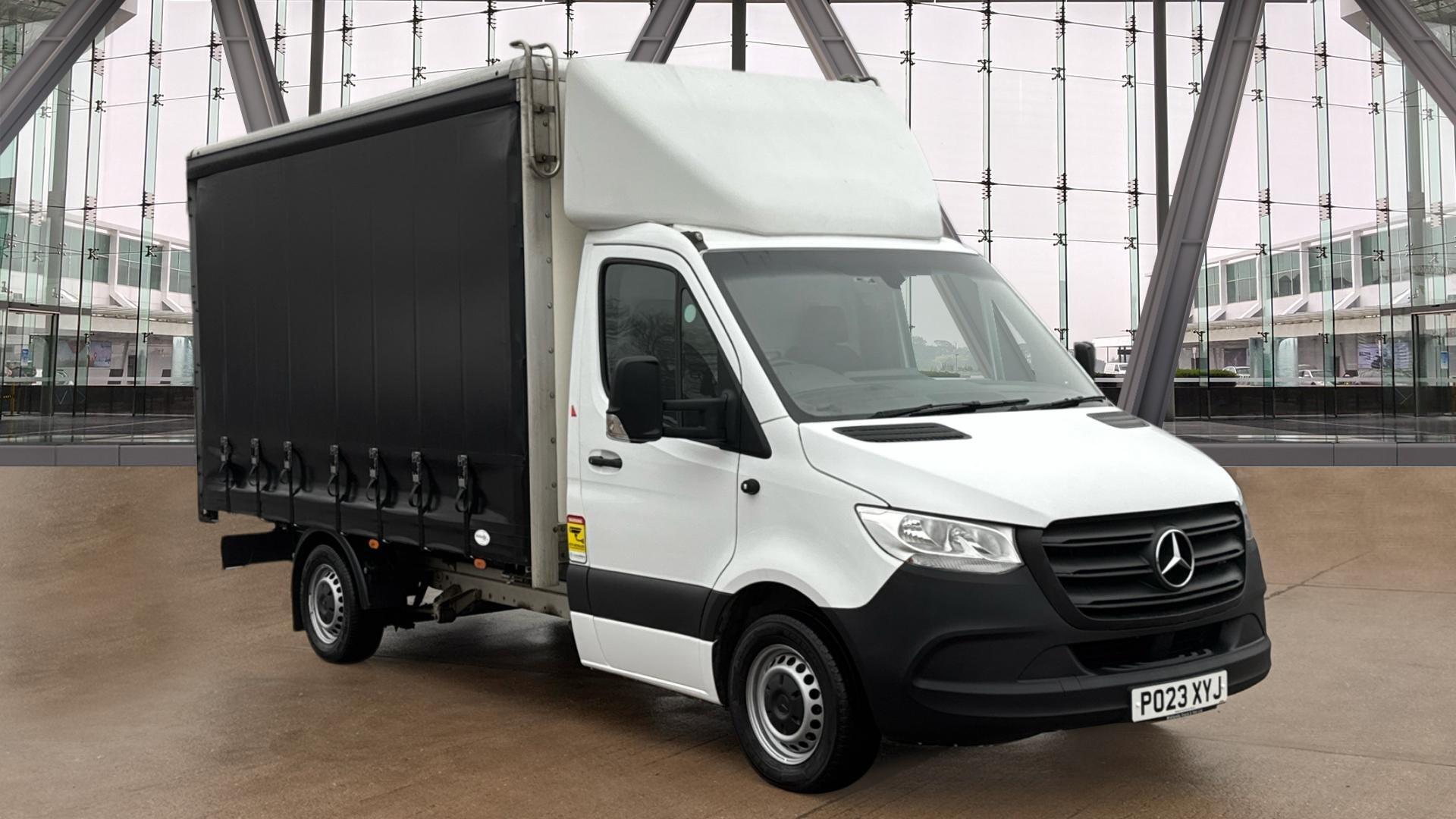 315 CDI Progressive L2 Curtainside A/Con